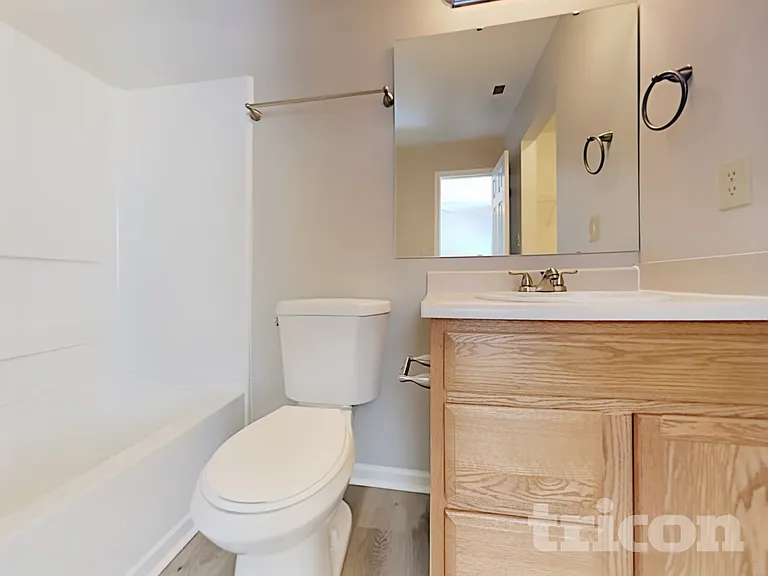 1420 Pencross Ln — Photo 9