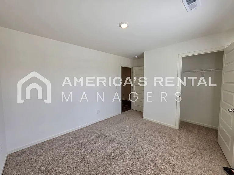 636 Wenonah Way — Photo 12