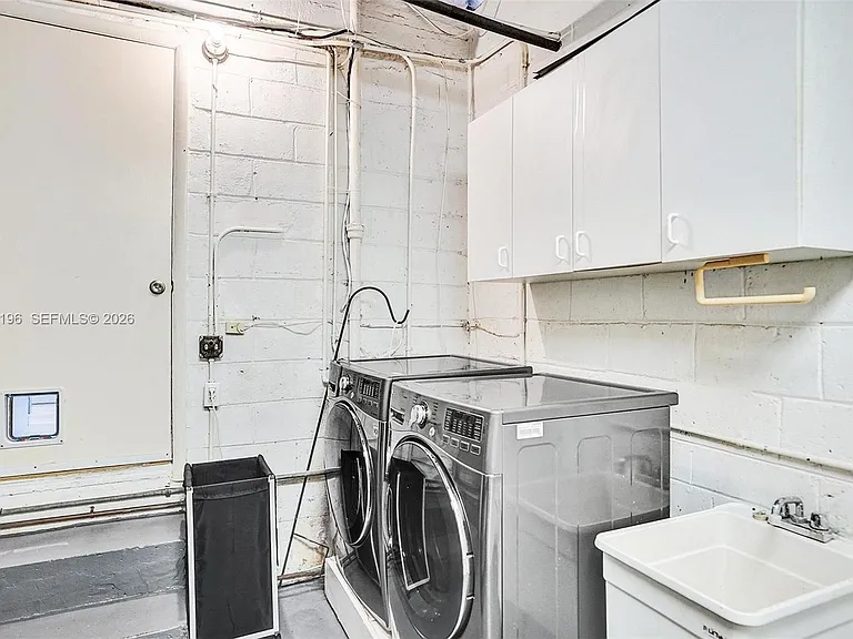 9040 Carlyle Ave — Photo 33