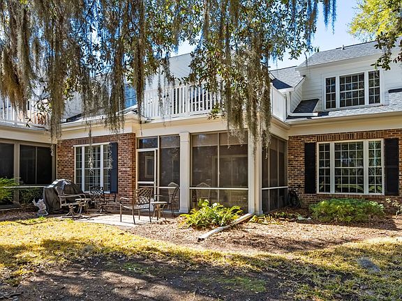5th image of 529 Golden Bear Dr. #B