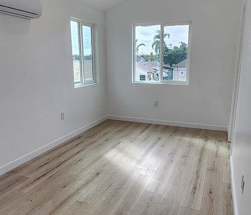 4th image of 2409-2415 L St #2409-2