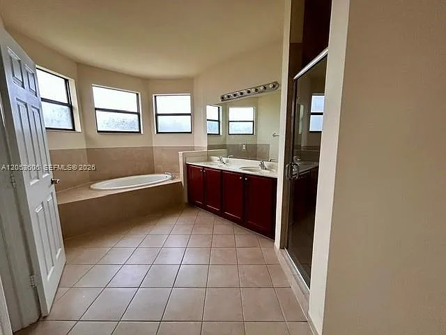 14435 SW 16th St — Photo 25