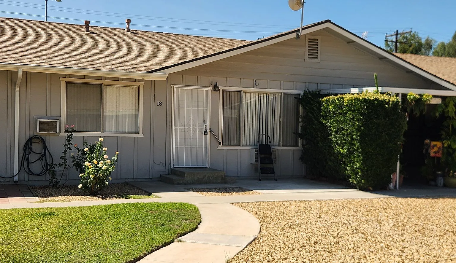 Beautifully Upgraded 2 Bedroom / 1 Bathroom Home Near the Lake 55+ Community — Photo 1