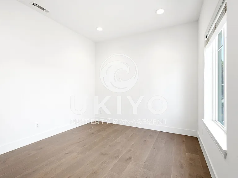 2933 McClure St — Photo 20