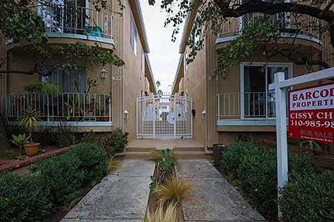 1st image of 933 11th St APT 11