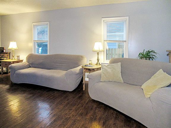 4th image of 217 N Olive St