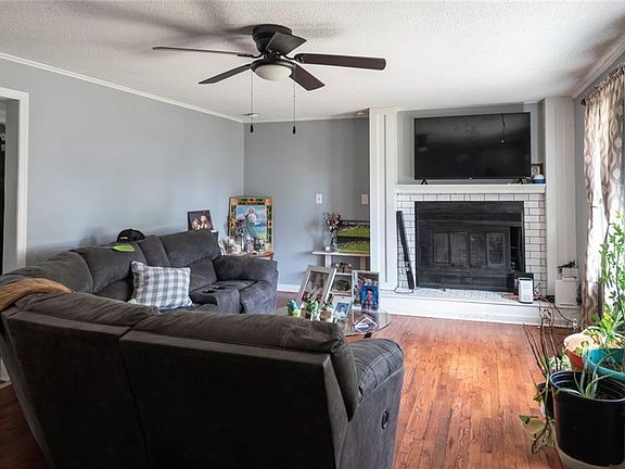 2nd image of 6046 Edith Ave