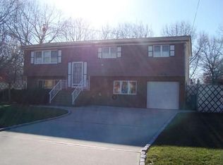 6 Arpage Dr W, Shirley, NY 11967