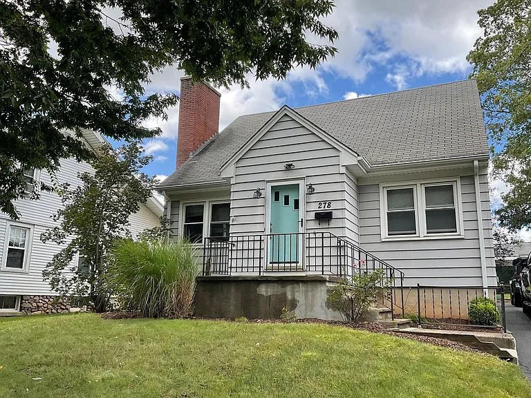 278 N Elm St — Photo 1