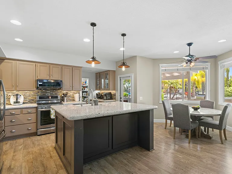 31500 Britton Cir — Photo 31