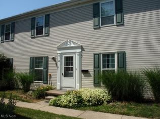 23 Valley Forge Ln, Elyria, OH 44035