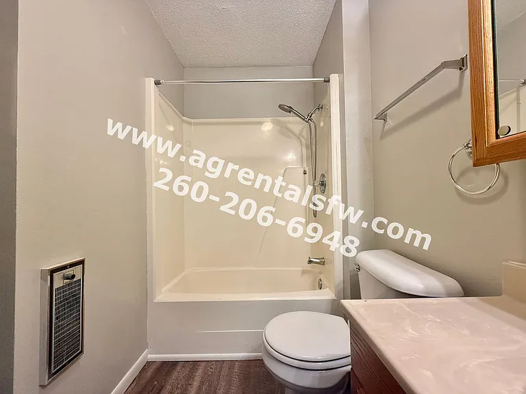 1034 Lewis St — Photo 8