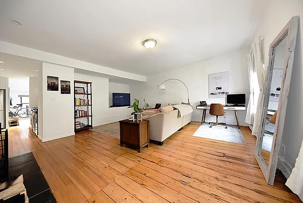 Rented by Buchbinder & Warren | media 19