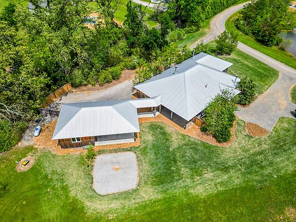 3rd image of 212 Garden Ln