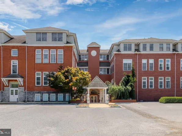 100 Aura Rd APT 206, Clayton, NJ 08312