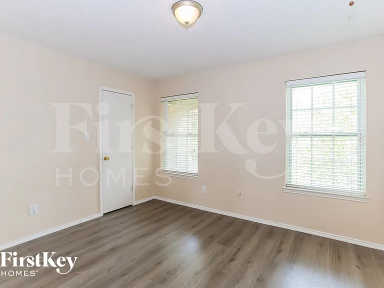 4368 Onyx Dr — Photo 13