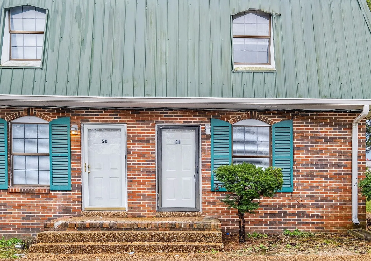 Evergreen Townhomes — Photo 1