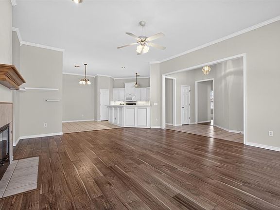 5th image of 15528 Swallowtail Rd