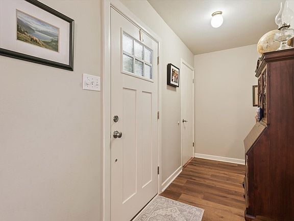 5th image of 416 White Hall Rd