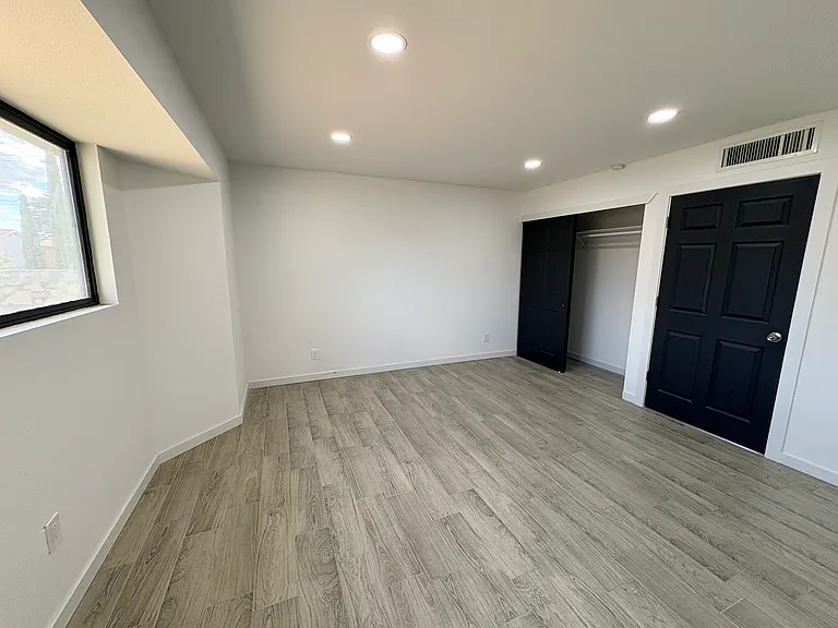 11100 Childress Ave — Photo 9