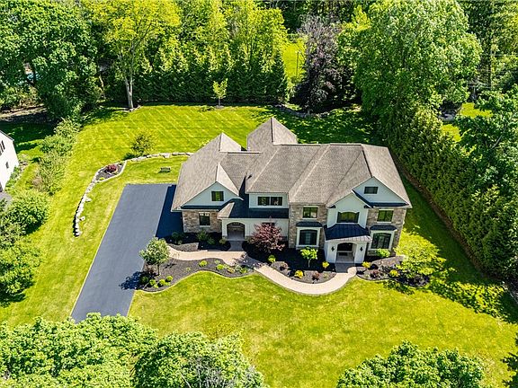4th image of 488 Clover Hills Dr