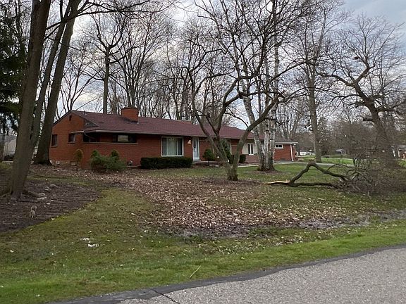 3rd image of 28400 Hawberry Rd