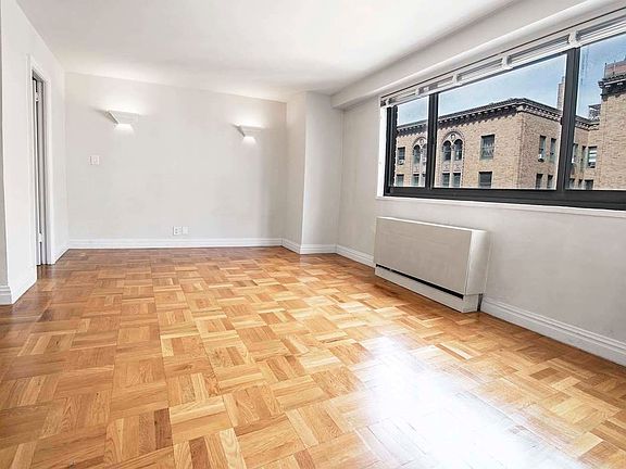 5th image of 330 W 45th St APT 3H