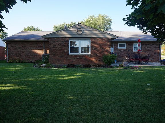 3rd image of 2402 Waterford Dr