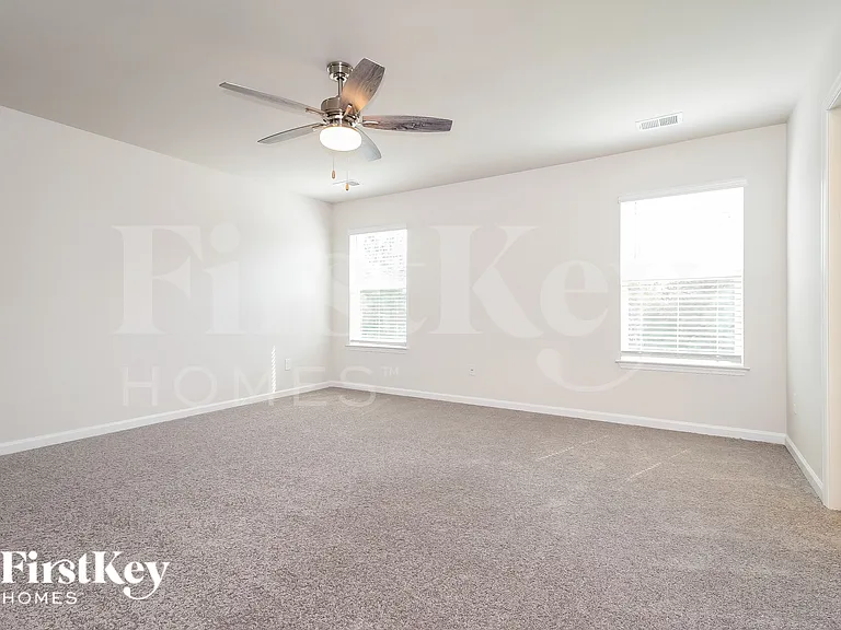 302 Ashborne Ln — Photo 7