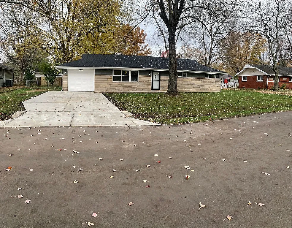3412 W Fleetwood Dr photo 1