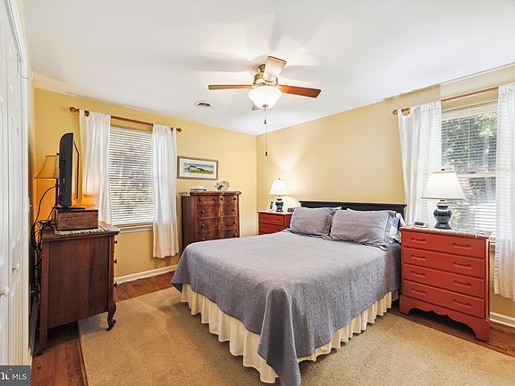 3rd image of 406 Jackie Dr