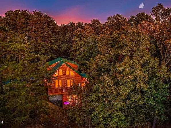 2924 Pine Haven Dr, Sevierville, TN 37862