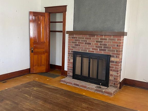 4th image of 1649 Llanfair Ave