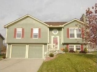 10518 N Wallace Ave, Kansas City, MO 64157