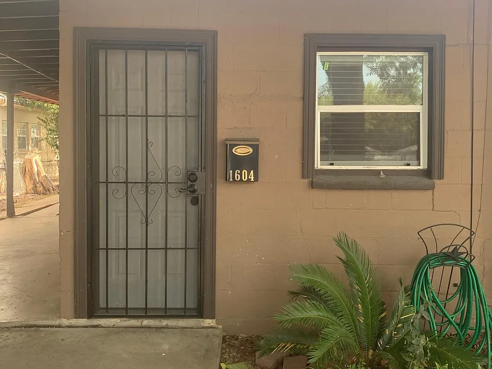 1604 W Hollywood Ave