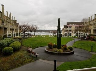 215 N Hayden Bay Dr, Portland, OR 97217