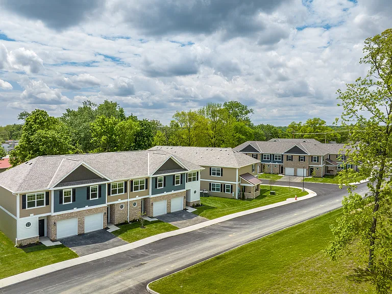 Flats at Sugar Run — Photo 37