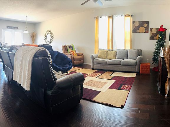 3rd image of 2914 Rosemount Ln