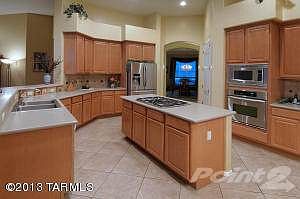 Spacious Kitchen with walk-in pantry