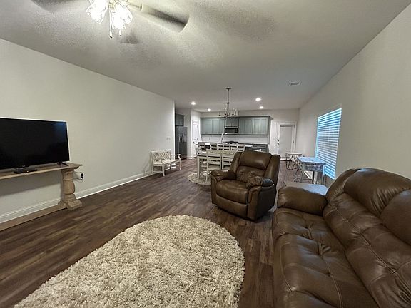 4th image of 14741 Carrol Ave