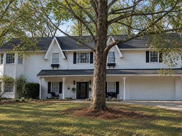 2372 Ivy Crest Dr, Buford, GA 30519