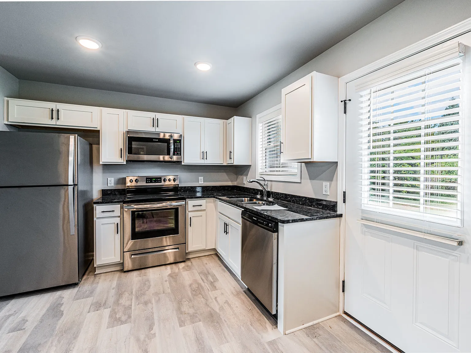245 Whispering Hills Boulevard - 1 — Photo 3