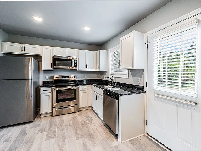 245 Whispering Hills Blvd — Photo 10