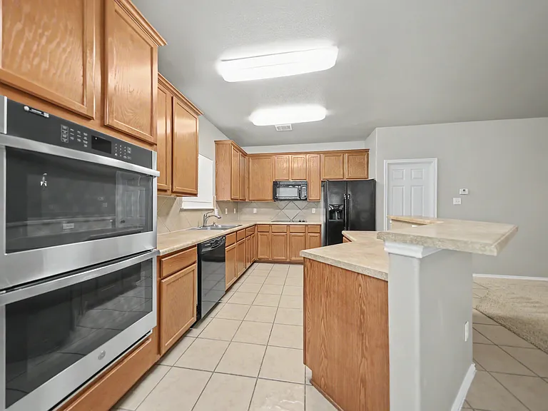 2203 Ryan Dr — Photo 4