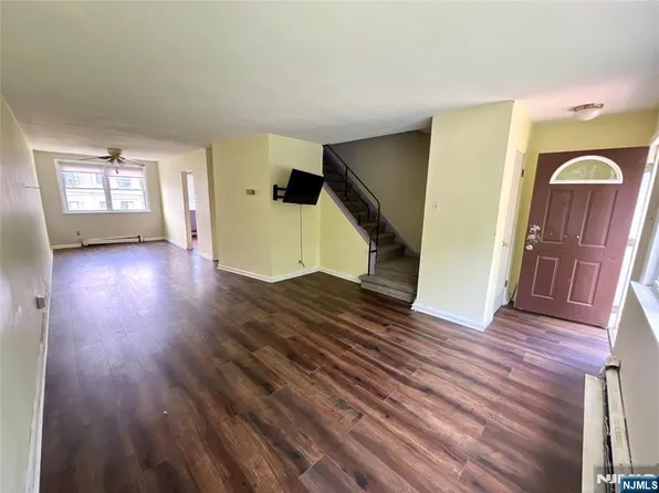 67 Bruce Park Dr, Trenton, NJ 08618