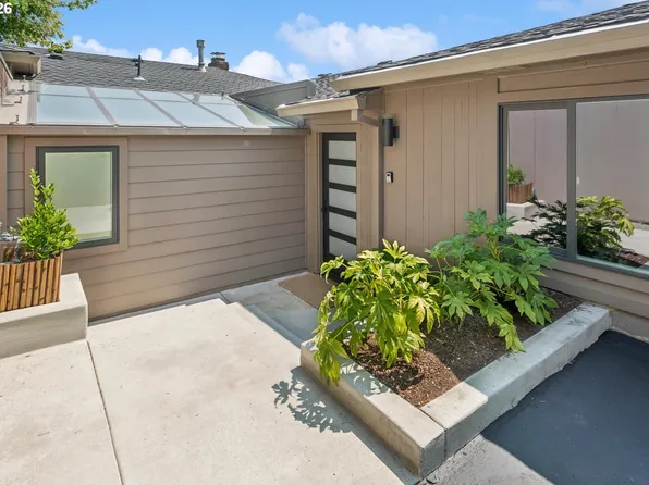 60 Condolea Ter, Lake Oswego, OR 97035