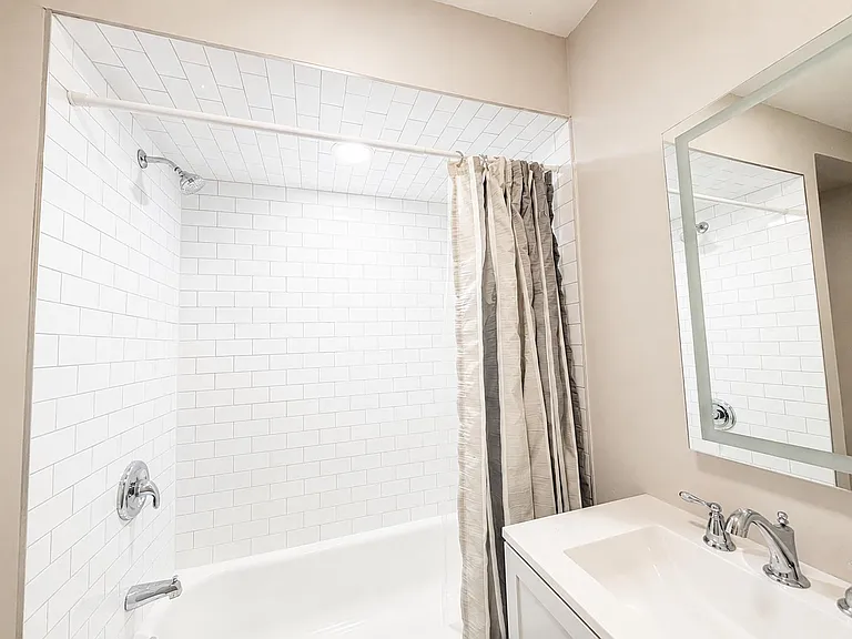 24 Sunderland Ave — Photo 18