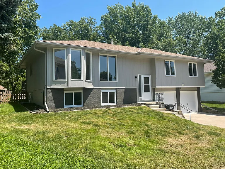 14928 Seward Plz — Photo 29