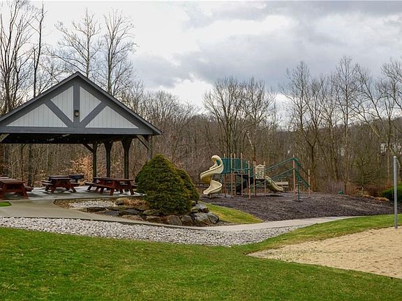 4th image of 8193 Stoney Brook Dr
