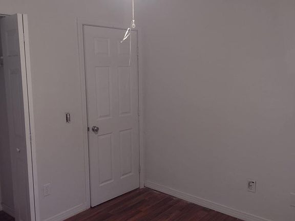 5th image of 1022 W Desoto St